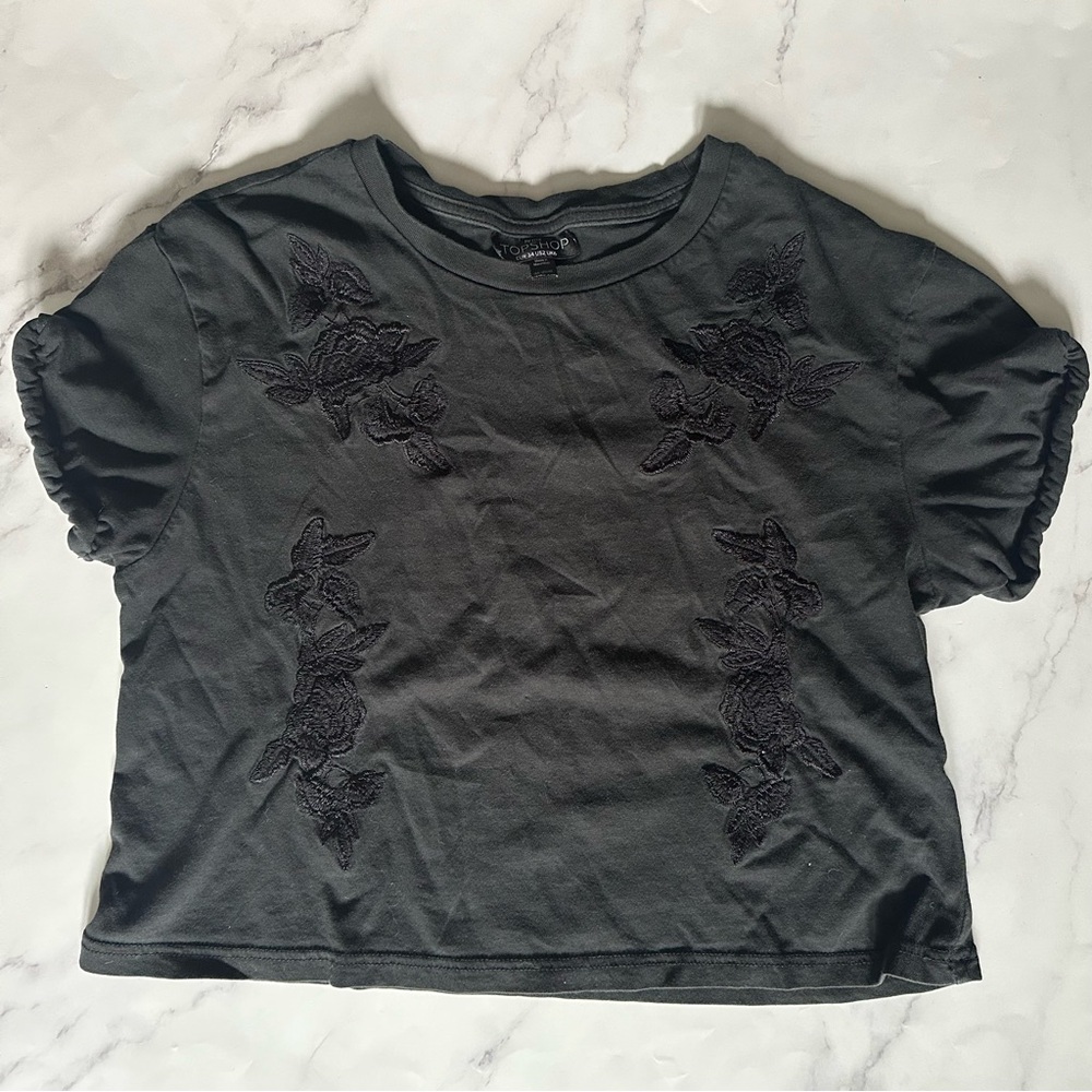 Topshop Petite US 2 Black Embroidered Cropped Crew Neck T-Shirt